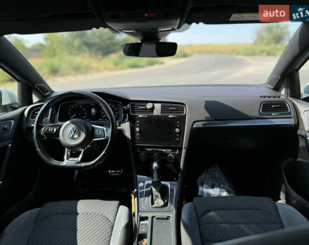 Белый Фольксваген Гольф, объемом двигателя 1.5 л и пробегом 301 тыс. км за 13999 $, фото 13 на Automoto.ua