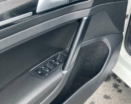 Білий Фольксваген Гольф, об'ємом двигуна 1.8 л та пробігом 157 тис. км за 13000 $, фото 11 на Automoto.ua