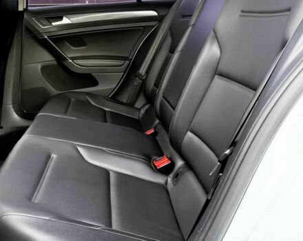 Белый Фольксваген Гольф, объемом двигателя 1.8 л и пробегом 33 тыс. км за 6000 $, фото 10 на Automoto.ua