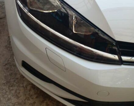 Белый Фольксваген Гольф, объемом двигателя 1 л и пробегом 30 тыс. км за 14200 $, фото 1 на Automoto.ua