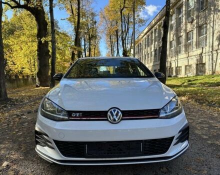 Белый Фольксваген Гольф, объемом двигателя 0 л и пробегом 101 тыс. км за 8800 $, фото 1 на Automoto.ua