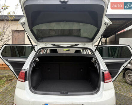 Белый Фольксваген Гольф, объемом двигателя 1.4 л и пробегом 97 тыс. км за 14800 $, фото 17 на Automoto.ua