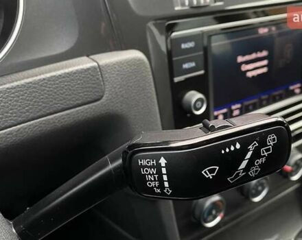 Белый Фольксваген Гольф, объемом двигателя 1.8 л и пробегом 105 тыс. км за 13000 $, фото 25 на Automoto.ua