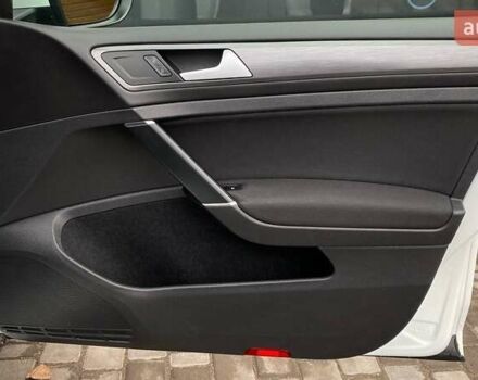 Белый Фольксваген Гольф, объемом двигателя 1.8 л и пробегом 105 тыс. км за 13000 $, фото 32 на Automoto.ua