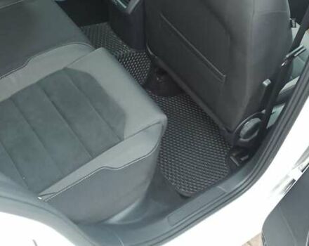 Белый Фольксваген Гольф, объемом двигателя 1.6 л и пробегом 200 тыс. км за 15500 $, фото 11 на Automoto.ua