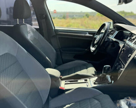 Белый Фольксваген Гольф, объемом двигателя 1.5 л и пробегом 301 тыс. км за 13999 $, фото 10 на Automoto.ua