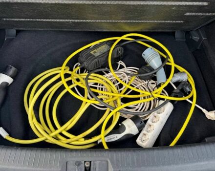 Белый Фольксваген Гольф, объемом двигателя 0 л и пробегом 102 тыс. км за 12200 $, фото 9 на Automoto.ua