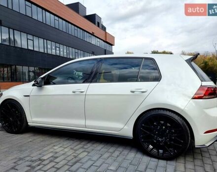 Белый Фольксваген Гольф, объемом двигателя 1.99 л и пробегом 111 тыс. км за 30000 $, фото 3 на Automoto.ua