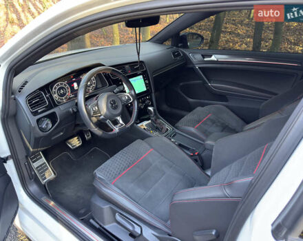 Белый Фольксваген Гольф, объемом двигателя 1.98 л и пробегом 95 тыс. км за 26900 $, фото 14 на Automoto.ua