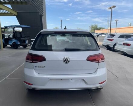 Белый Фольксваген Гольф, объемом двигателя 0 л и пробегом 43 тыс. км за 6000 $, фото 4 на Automoto.ua