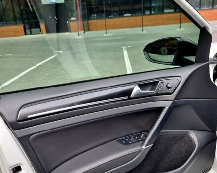 Белый Фольксваген Гольф, объемом двигателя 1.99 л и пробегом 111 тыс. км за 30000 $, фото 12 на Automoto.ua