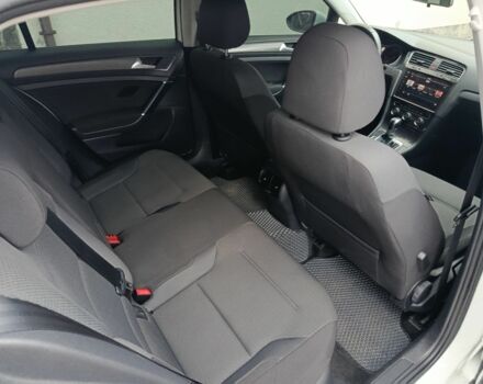 Белый Фольксваген Гольф, объемом двигателя 0 л и пробегом 77 тыс. км за 11500 $, фото 4 на Automoto.ua