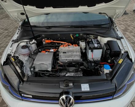 Белый Фольксваген Гольф, объемом двигателя 0 л и пробегом 73 тыс. км за 13955 $, фото 22 на Automoto.ua