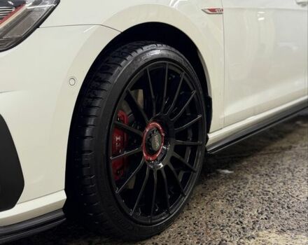 Белый Фольксваген Гольф, объемом двигателя 2 л и пробегом 83 тыс. км за 28200 $, фото 5 на Automoto.ua