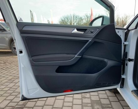 Белый Фольксваген Гольф, объемом двигателя 0 л и пробегом 73 тыс. км за 13955 $, фото 8 на Automoto.ua