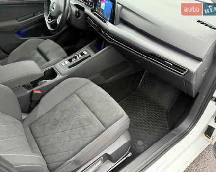 Белый Фольксваген Гольф, объемом двигателя 1.4 л и пробегом 18 тыс. км за 24950 $, фото 27 на Automoto.ua