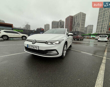 Белый Фольксваген Гольф, объемом двигателя 1.4 л и пробегом 18 тыс. км за 24950 $, фото 1 на Automoto.ua