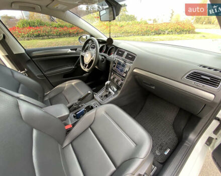 Белый Фольксваген Гольф, объемом двигателя 1.4 л и пробегом 68 тыс. км за 16200 $, фото 21 на Automoto.ua