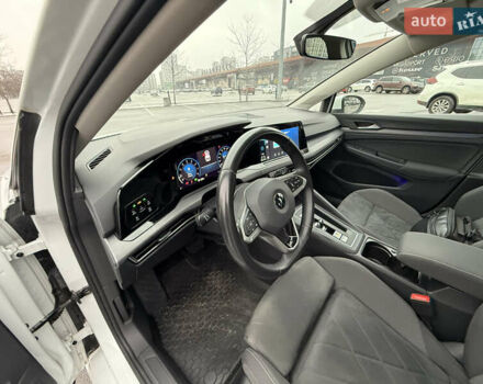 Белый Фольксваген Гольф, объемом двигателя 1.4 л и пробегом 18 тыс. км за 24950 $, фото 22 на Automoto.ua