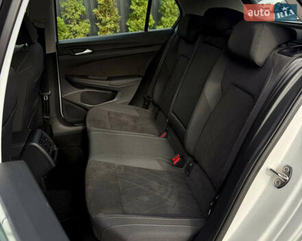 Белый Фольксваген Гольф, объемом двигателя 2 л и пробегом 34 тыс. км за 28500 $, фото 31 на Automoto.ua