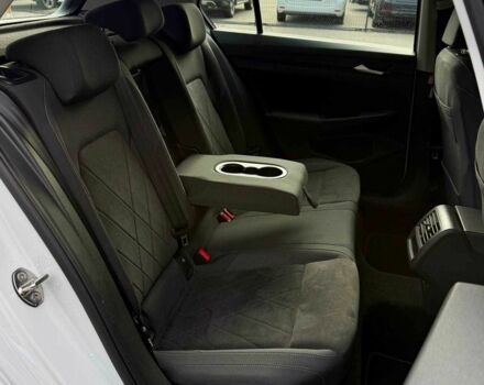 Белый Фольксваген Гольф, объемом двигателя 2 л и пробегом 34 тыс. км за 28500 $, фото 19 на Automoto.ua