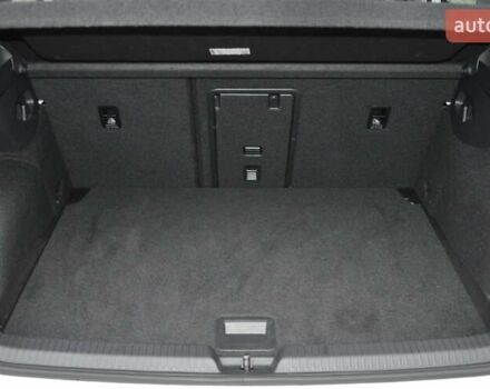 Белый Фольксваген Гольф, объемом двигателя 1.6 л и пробегом 8 тыс. км за 23000 $, фото 5 на Automoto.ua