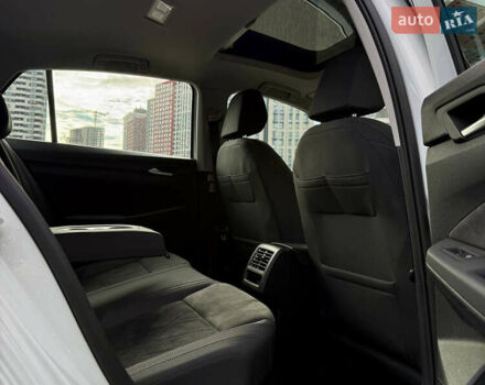 Белый Фольксваген Гольф, объемом двигателя 2 л и пробегом 34 тыс. км за 28500 $, фото 36 на Automoto.ua