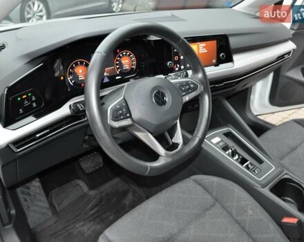 Белый Фольксваген Гольф, объемом двигателя 1.6 л и пробегом 8 тыс. км за 23000 $, фото 24 на Automoto.ua