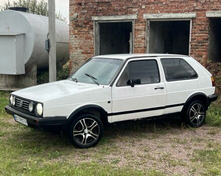 Белый Фольксваген Гольф, объемом двигателя 1.3 л и пробегом 333 тыс. км за 780 $, фото 2 на Automoto.ua