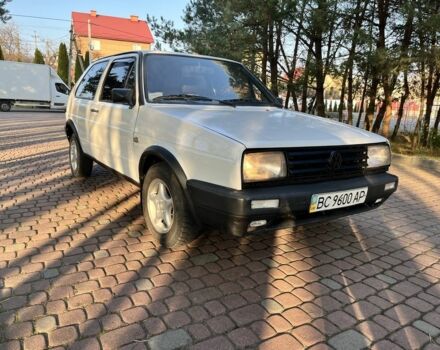 Белый Фольксваген Гольф, объемом двигателя 1.3 л и пробегом 200 тыс. км за 1200 $, фото 1 на Automoto.ua