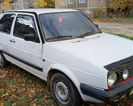 Белый Фольксваген Гольф, объемом двигателя 1 л и пробегом 250 тыс. км за 500 $, фото 1 на Automoto.ua