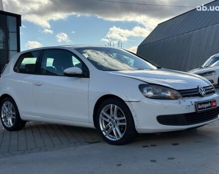 Белый Фольксваген Гольф, объемом двигателя 1.6 л и пробегом 243 тыс. км за 8590 $, фото 2 на Automoto.ua