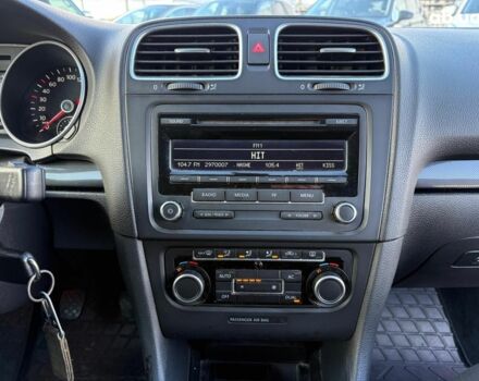 Белый Фольксваген Гольф, объемом двигателя 1.6 л и пробегом 243 тыс. км за 8590 $, фото 7 на Automoto.ua