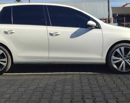 Фольксваген Гольф 2011 в Черновцах на Automoto.ua Белый Фольксваген Гольф, объемом двигателя 1.2 л и пробегом 230 тыс. км за 7581 $, фото 12 на Automoto.ua