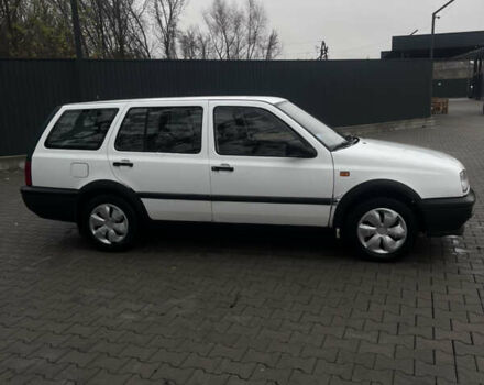 Белый Фольксваген Гольф, объемом двигателя 1.39 л и пробегом 130 тыс. км за 1450 $, фото 3 на Automoto.ua