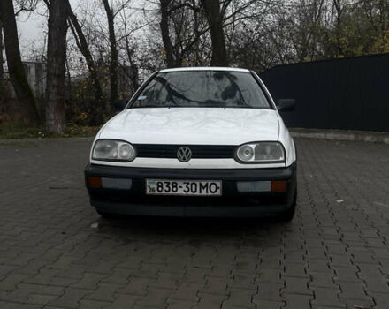 Белый Фольксваген Гольф, объемом двигателя 1.39 л и пробегом 130 тыс. км за 1450 $, фото 1 на Automoto.ua