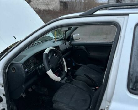 Белый Фольксваген Гольф, объемом двигателя 1.4 л и пробегом 270 тыс. км за 800 $, фото 2 на Automoto.ua