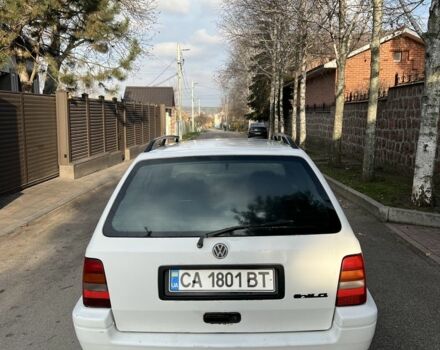 Белый Фольксваген Гольф, объемом двигателя 1.8 л и пробегом 330 тыс. км за 2400 $, фото 4 на Automoto.ua