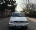 Белый Фольксваген Гольф, объемом двигателя 1.8 л и пробегом 330 тыс. км за 2400 $, фото 6 на Automoto.ua