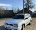 Белый Фольксваген Гольф, объемом двигателя 1.8 л и пробегом 300 тыс. км за 2150 $, фото 1 на Automoto.ua