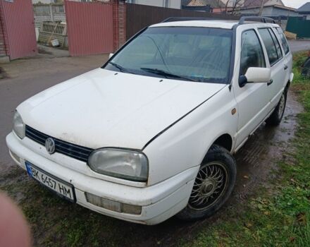 Белый Фольксваген Гольф, объемом двигателя 1.9 л и пробегом 267 тыс. км за 800 $, фото 1 на Automoto.ua