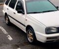 Белый Фольксваген Гольф, объемом двигателя 1.8 л и пробегом 250 тыс. км за 3000 $, фото 1 на Automoto.ua