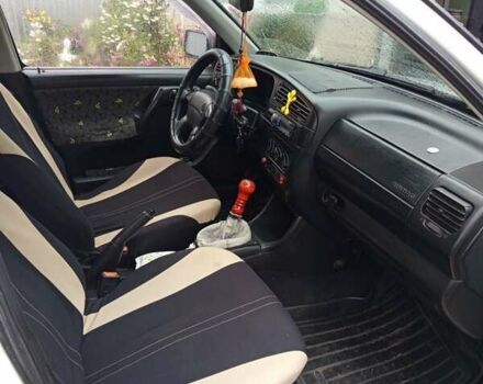 Белый Фольксваген Гольф, объемом двигателя 1.78 л и пробегом 390 тыс. км за 2400 $, фото 4 на Automoto.ua