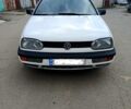Белый Фольксваген Гольф, объемом двигателя 1.8 л и пробегом 200 тыс. км за 2300 $, фото 1 на Automoto.ua