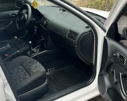 Белый Фольксваген Гольф, объемом двигателя 1.9 л и пробегом 330 тыс. км за 5800 $, фото 6 на Automoto.ua