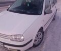 Белый Фольксваген Гольф, объемом двигателя 1.6 л и пробегом 257 тыс. км за 3300 $, фото 1 на Automoto.ua
