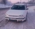 Белый Фольксваген Гольф, объемом двигателя 1.6 л и пробегом 257 тыс. км за 3300 $, фото 1 на Automoto.ua
