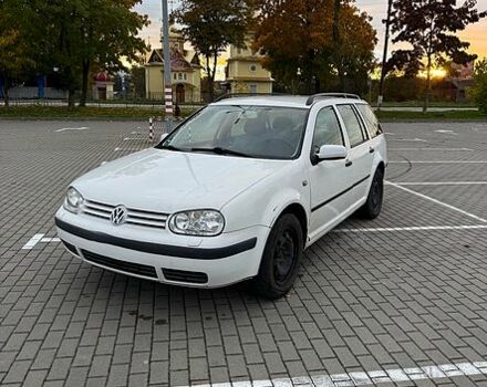 Белый Фольксваген Гольф, объемом двигателя 1.6 л и пробегом 176 тыс. км за 2700 $, фото 1 на Automoto.ua