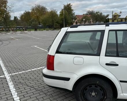 Белый Фольксваген Гольф, объемом двигателя 1.6 л и пробегом 176 тыс. км за 3700 $, фото 6 на Automoto.ua