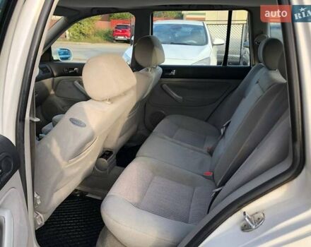 Белый Фольксваген Гольф, объемом двигателя 1.6 л и пробегом 175 тыс. км за 3250 $, фото 6 на Automoto.ua